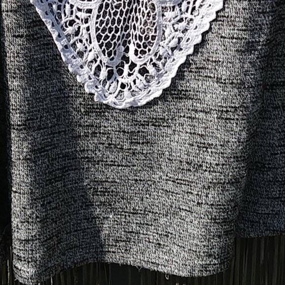 Forever 21 Sweater with Crocheted Lace Overlay - M - Picture 11 of 11